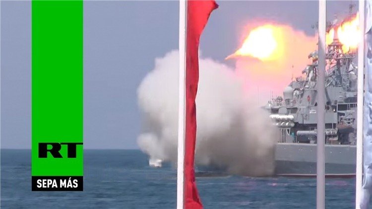 Falla un misil durante el desfile naval en Sebastopol