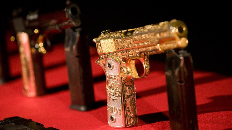 Byttehandel Rindende kort Pistolas de oro y autos lujosos: ¿Cómo es la vida de los herederos de la  mafia mexicana? - RT