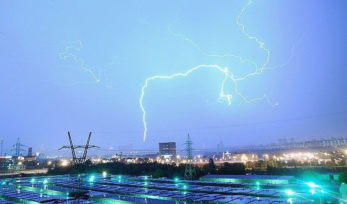 Escenas 'apocalípticas' en Moscú: Una tormenta colosal sacude la capital rusa