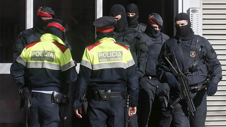 Acusan a los cuerpos de seguridad en Cataluña de proteger a las mafias del narcotráfico de Barcelona