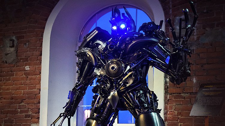 ¿Un Optimus Prime nacional?: Fabrican un robot 'transformer' en Rusia