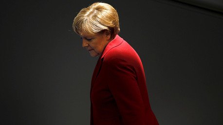 Video: Manifestantes interrumpen a Merkel en solidaridad con Grecia