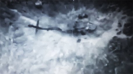 Video: Momento en  que un helicóptero del Ejército colombiano explota tras aterrizar en campo minado