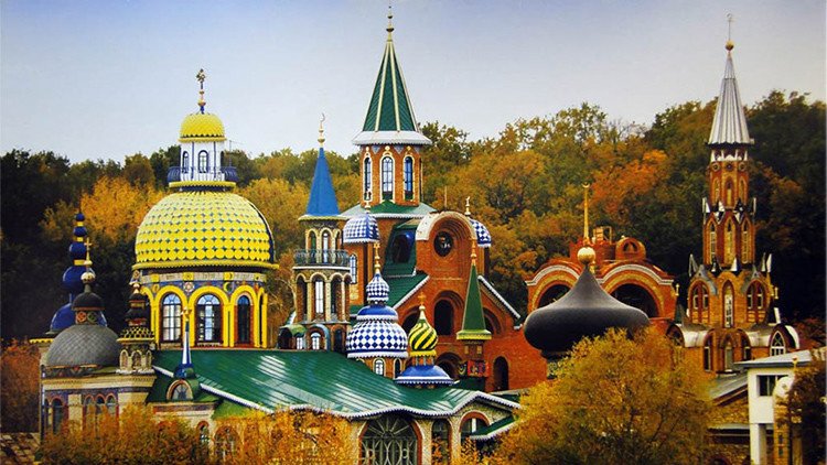 Fotos: El alucinante Templo del Universo en Rusia, donde 'conviven' en paz 16 religiones