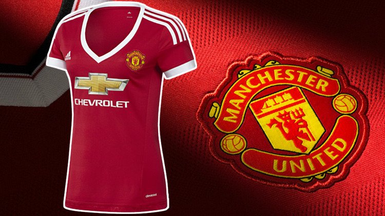 ¿Es el escote de la nueva camiseta para mujeres del Manchester United sexista?