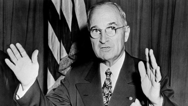 Sale a la luz un video de Harry Truman justificando la bomba atómica ante víctimas japonesas 