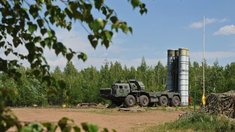 Entran en funcionamiento los sistemas antimisiles rusos S-400 con 600 kilómetros de alcance