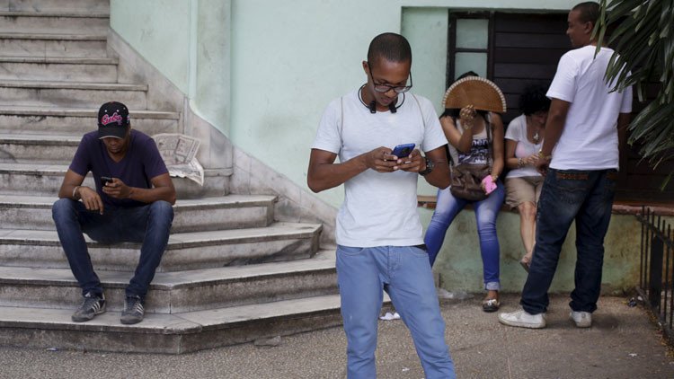 ¿Qué países de América Latina cuentan con el acceso a Internet más caro y barato?