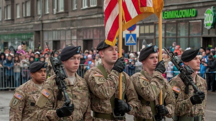 EE.UU. promete invertir 68 millones dólares en las bases militares de la OTAN en Estonia 