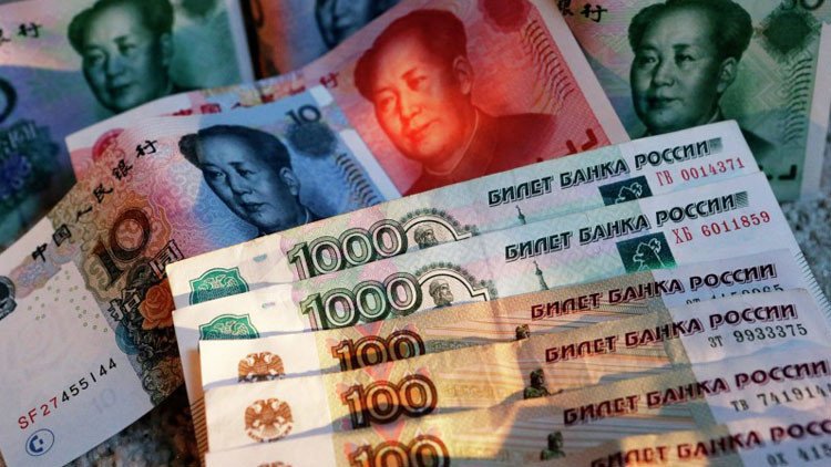 China da luz verde para el uso del rublo en efectivo en una de sus ciudades