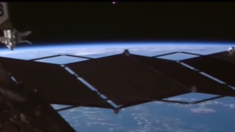 La NASA graba un extraño objeto volante cerca de la Estación Espacial Internacional