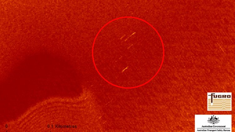 ¿Es este el MH370 desaparecido? Imágenes de sónar muestran los restos de un avión en el océano