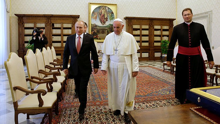 El Vaticano: "Rusia puede ayudar a estabilizar el Mediterráneo"