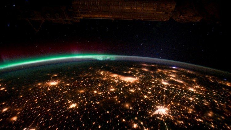Astronauta muestra en Twitter cómo se ve la aurora boreal desde el espacio (video)