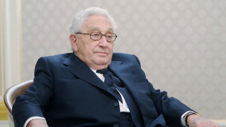 Kissinger: "Los intereses extranjeros han convertido a la crisis ucraniana en una tragedia"