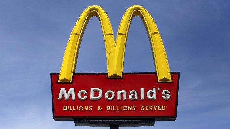 McDonald's se enfrenta al escrutinio mundial en una audiencia del Senado brasileño