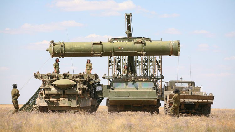 Cancillería rusa: "Suministro de los S-300 a Irán protegerá sus instalaciones nucleares"