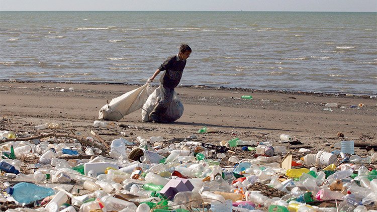 Un 'mar de basura' avanza de forma inquietante sobre el Pacífico   