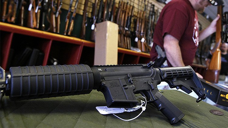 Walmart no venderá más rifles de asalto en sus tiendas