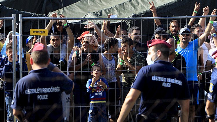 Hungría termina el primer tramo del cercado 'antiinmigrantes' en la frontera con Serbia 
