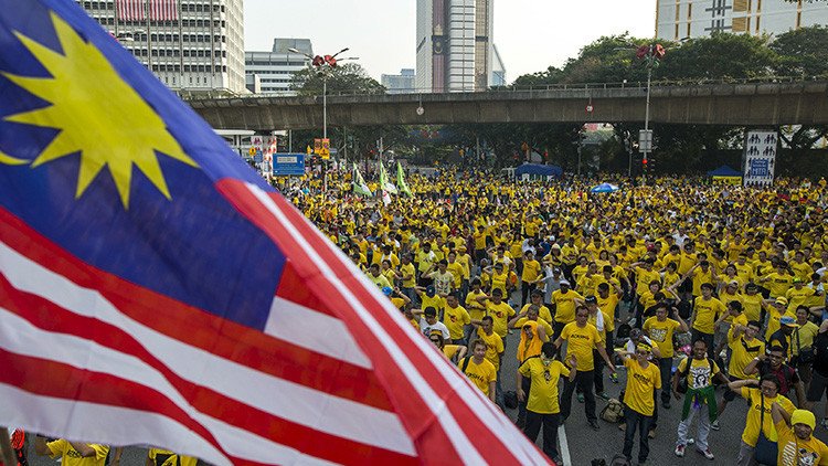 ¿Nueva revolución en Asia?: El exprimer ministro de Malasia exige la dimisión del Gobierno