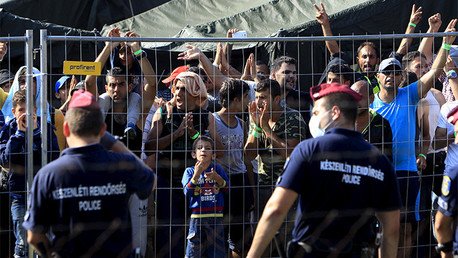 Hungría termina el primer tramo del cercado 'antiinmigrantes' en la frontera con Serbia 