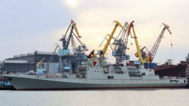 La Armada rusa bota el patrullero lanzamisiles Admiral Makárov