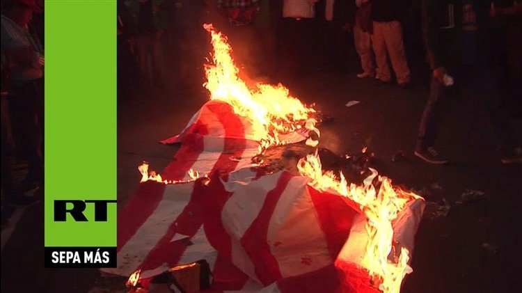 Perú: Queman banderas de EE.UU. en protesta contra la llegada de soldados estadounidenses 