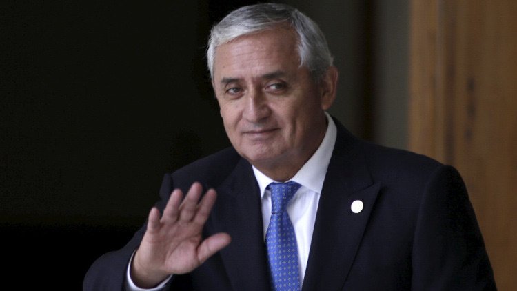 Las tres circunstancias que pudieron impulsar la dimisión del presidente de Guatemala