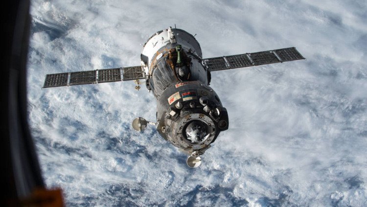 Video La Nave Soyuz Tma 18m Se Acopla A La Estación Espacial Internacional Rt