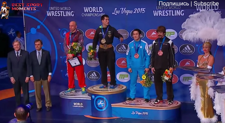 Organizadores de un campeonato de lucha ‘felicitan’ a un atleta ruso con el himno incorrecto