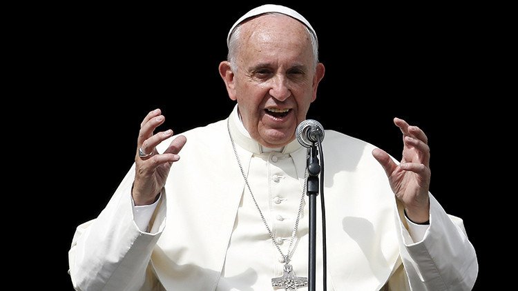 Sigue la revolución en el Vaticano: El papa Francisco simplifica la nulidad de matrimonio