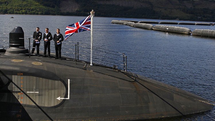 No, no es Rusia: la Marina Real británica ataca a sus propios barcos