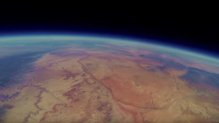 Lanzan una GoPro a la estratosfera, la pierden y reaparece 2 años después con insólitas grabaciones
