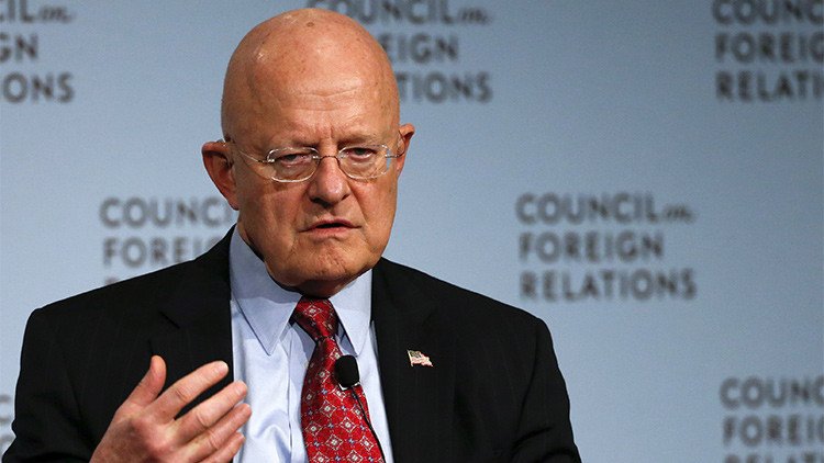 El escándalo de los informes alterados sobre el EI 'golpea' al director de Inteligencia de EE.UU.