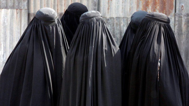 Siete cosas que una mujer no puede hacer en Arabia Saudita