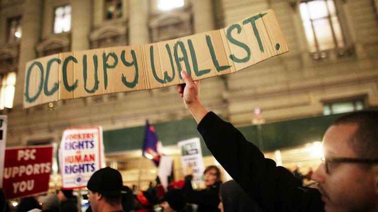 ¿Por qué Occupy Wall Street no cambia la política en EE.UU. mientras que el 15M en España sí?