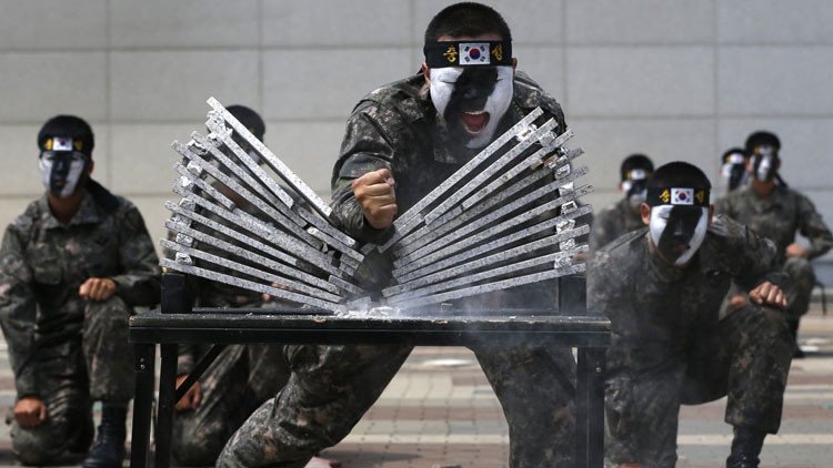 Las 24 prácticas de entrenamiento militar más locas del mundo