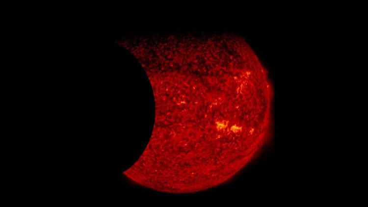 La NASA capta por primera vez un impactante doble eclipse solar (Video)