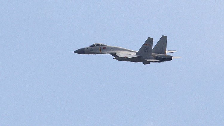 Una aeronave china realiza una maniobra riesgosa cerca de un avión espía de EE.UU.