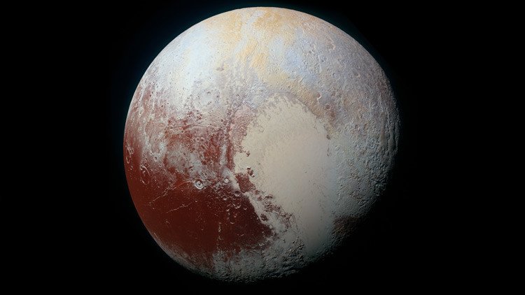 Las imágenes más detalladas de Plutón muestran "escamas de dragón" en su superficie