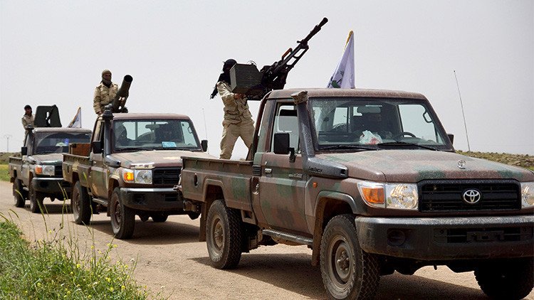 EE.UU. reconoce que los rebeldes que entrenó entregaron municiones a Al Qaeda