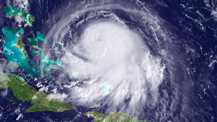 El huracán Joaquín se acerca peligrosamente a EE.UU. (Video)