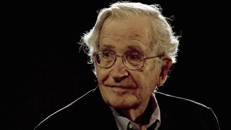 Chomsky: "La doctrina de EE.UU. en los asuntos internacionales es la de la mafia"