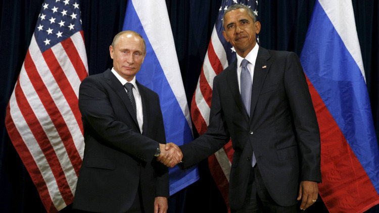 Paul Craig Roberts: "Se le acaban las mentiras a Obama ante las preguntas de Putin"