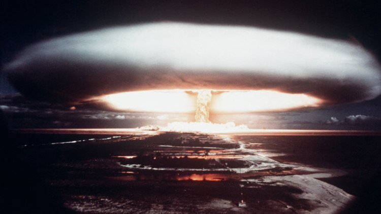 Cameron afirma estar dispuesto a recurrir a las armas nucleares