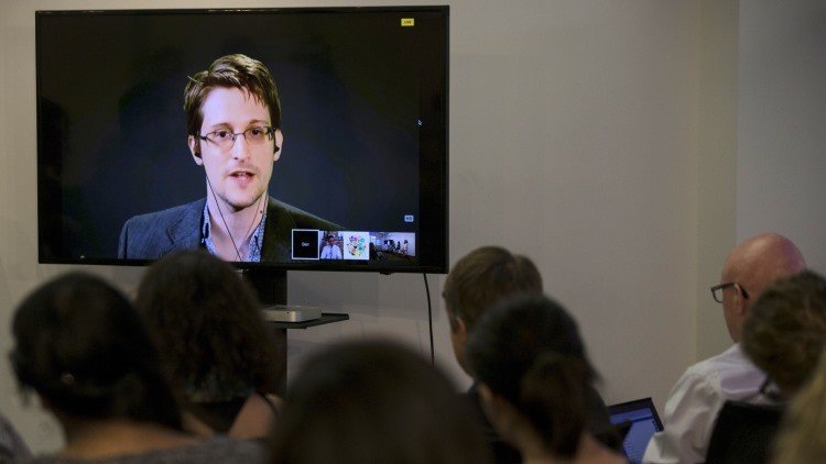 Edward Snowden está dispuesto a ir a la cárcel si EE.UU. le permite regresar al país