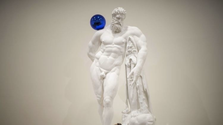 Italia: Cubren una estatua desnuda para no sonrojar al príncipe heredero de Abu Dhabi