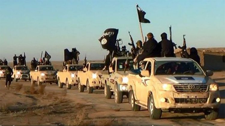 Explican de dónde provienen los autos Toyota del Estado Islámico