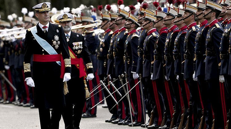 "Me cago en el 12 de octubre": Figuras públicas españolas arremeten contra la Fiesta Nacional